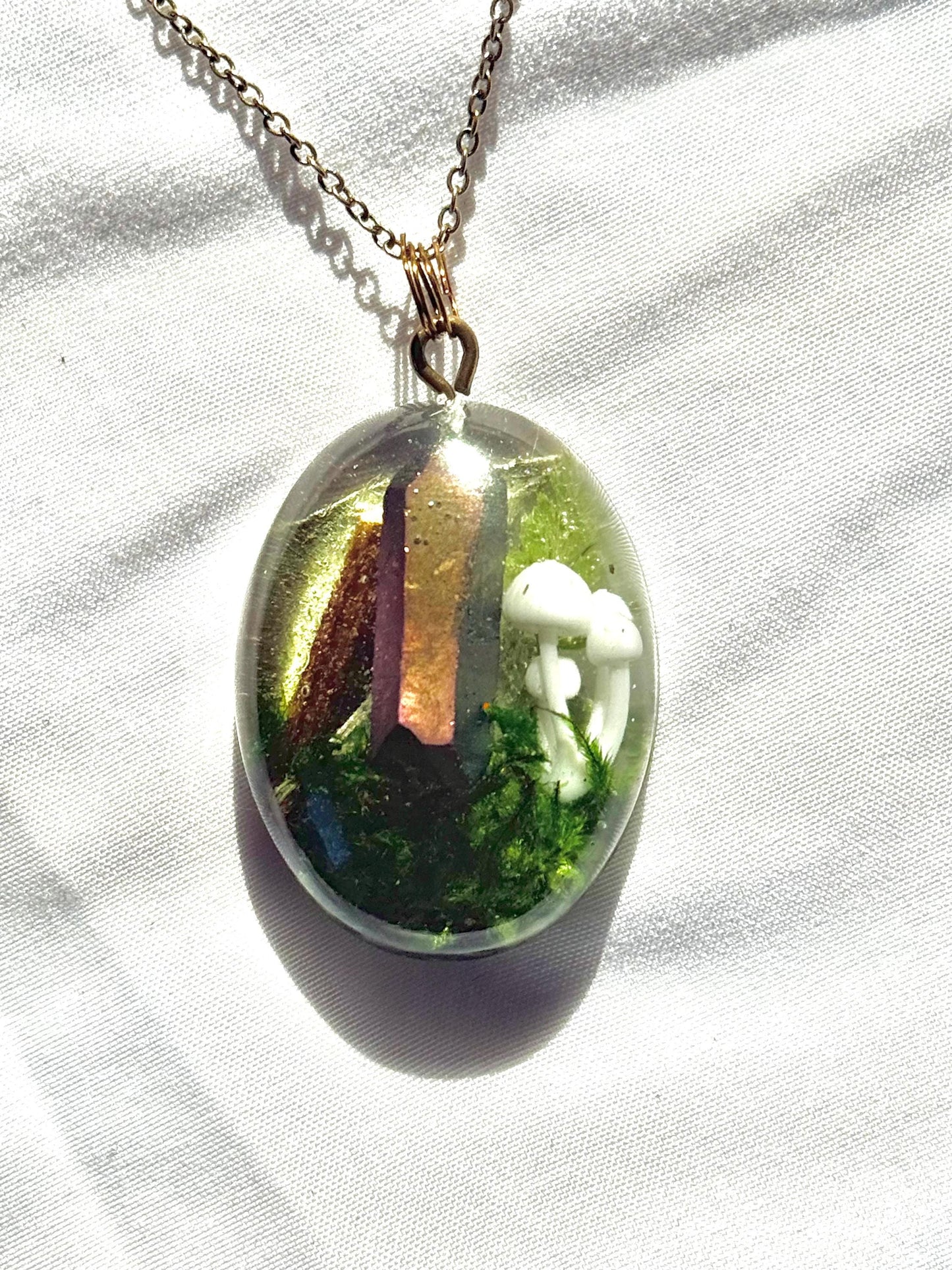 Handmade Resin Pendant with Aura Quartz, Mushroom & Moss – Nature-Inspired Jewelry, Bronze Chain Necklace, Unique Boho Gift