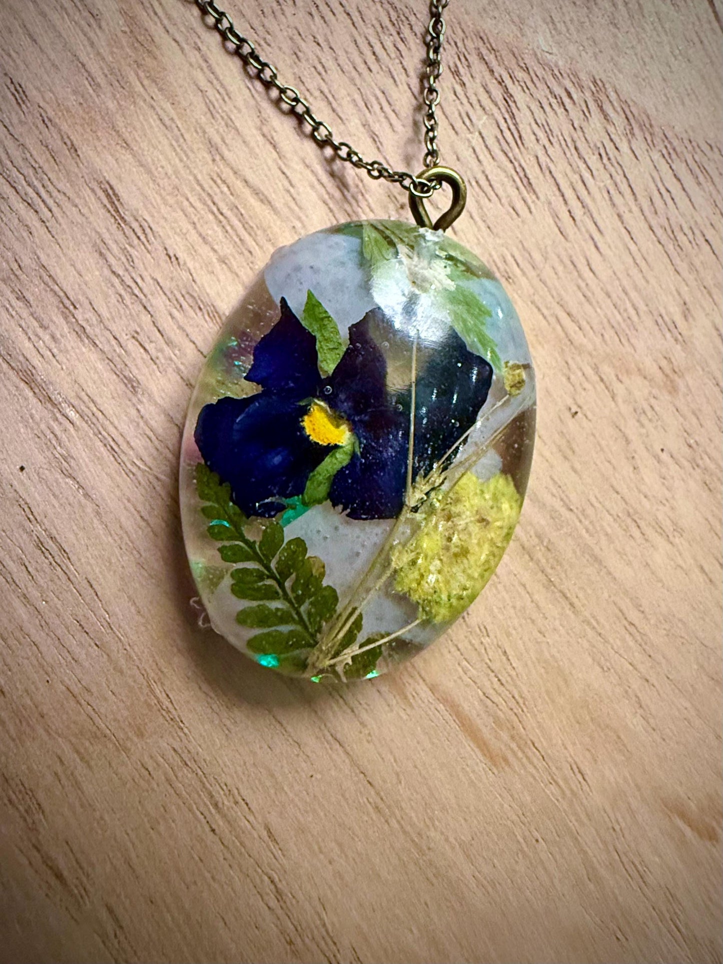 Handmade Pressed Flower Resin Pendant – Botanical Necklace, Nature Jewelry, Real Flowers in Resin