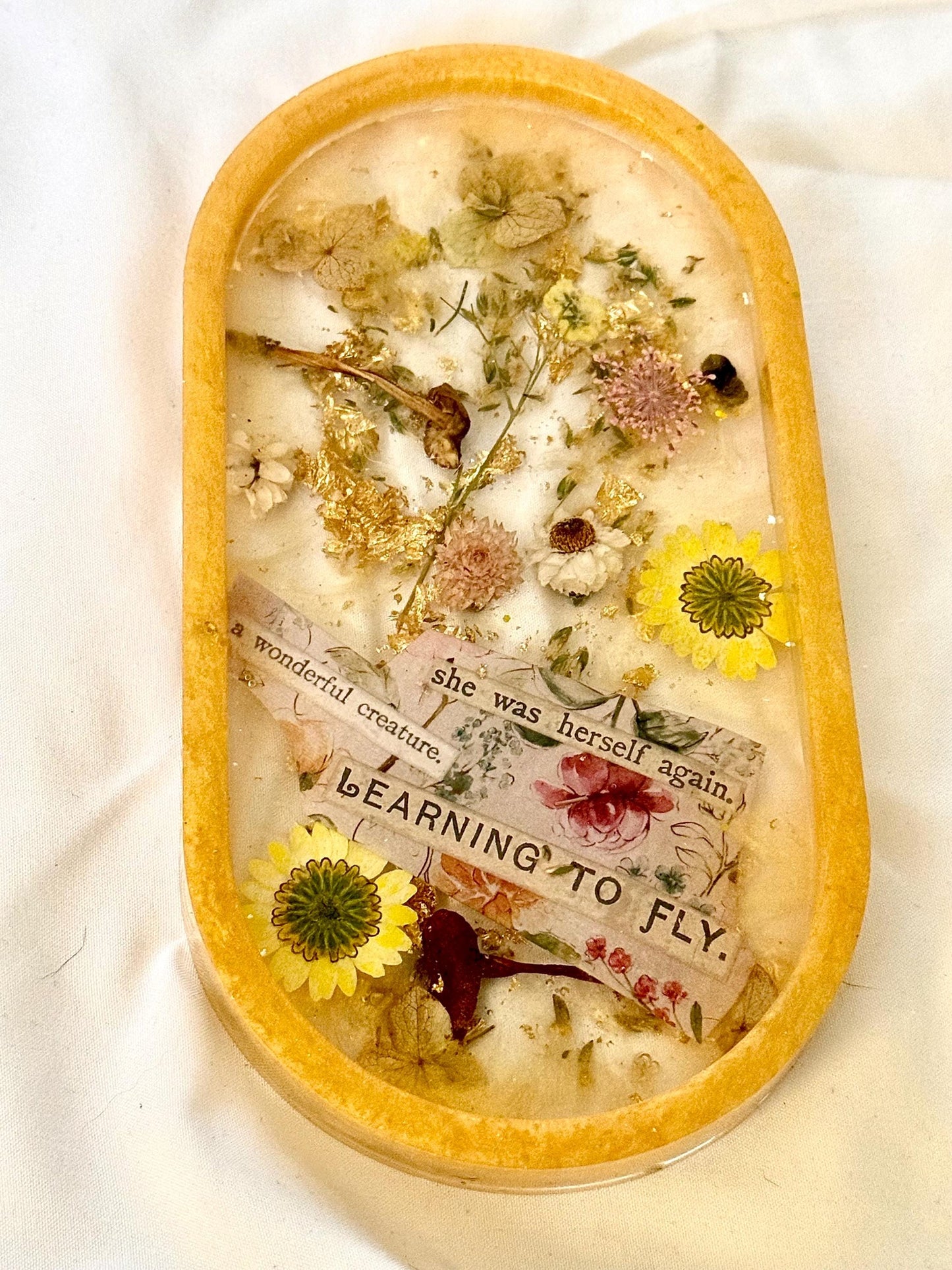 Handcrafted Resin Tray – Mushrooms, Preserved Flowers & Motivational Words with Gold Accents