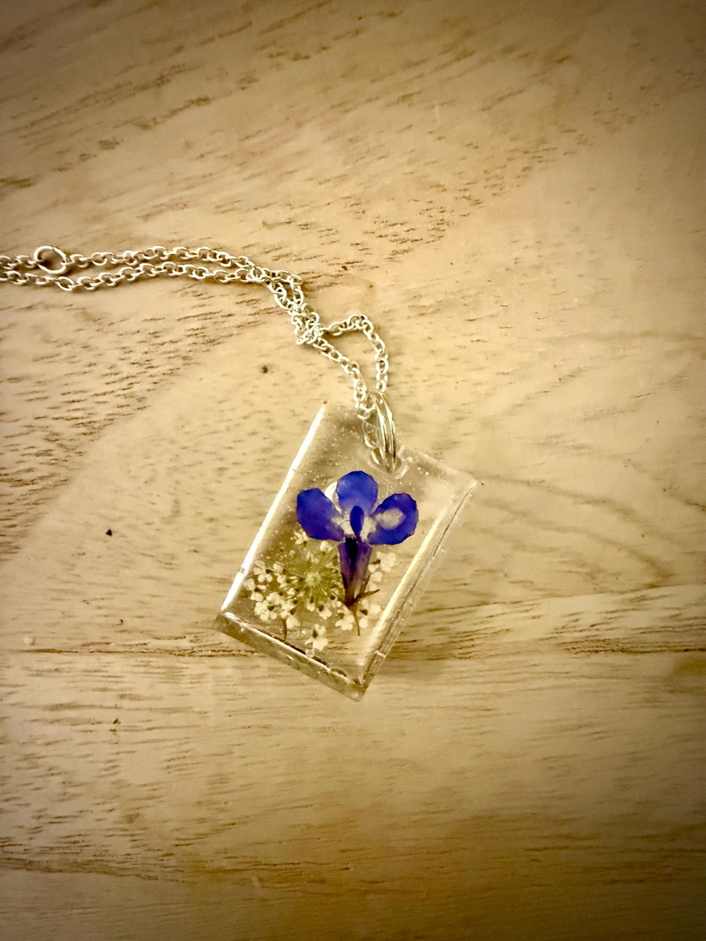 Handmade Resin Pendant Necklace with Real Blue Flowers – Botanical Jewelry, Nature-Inspired Gift, Pressed Flower Necklace