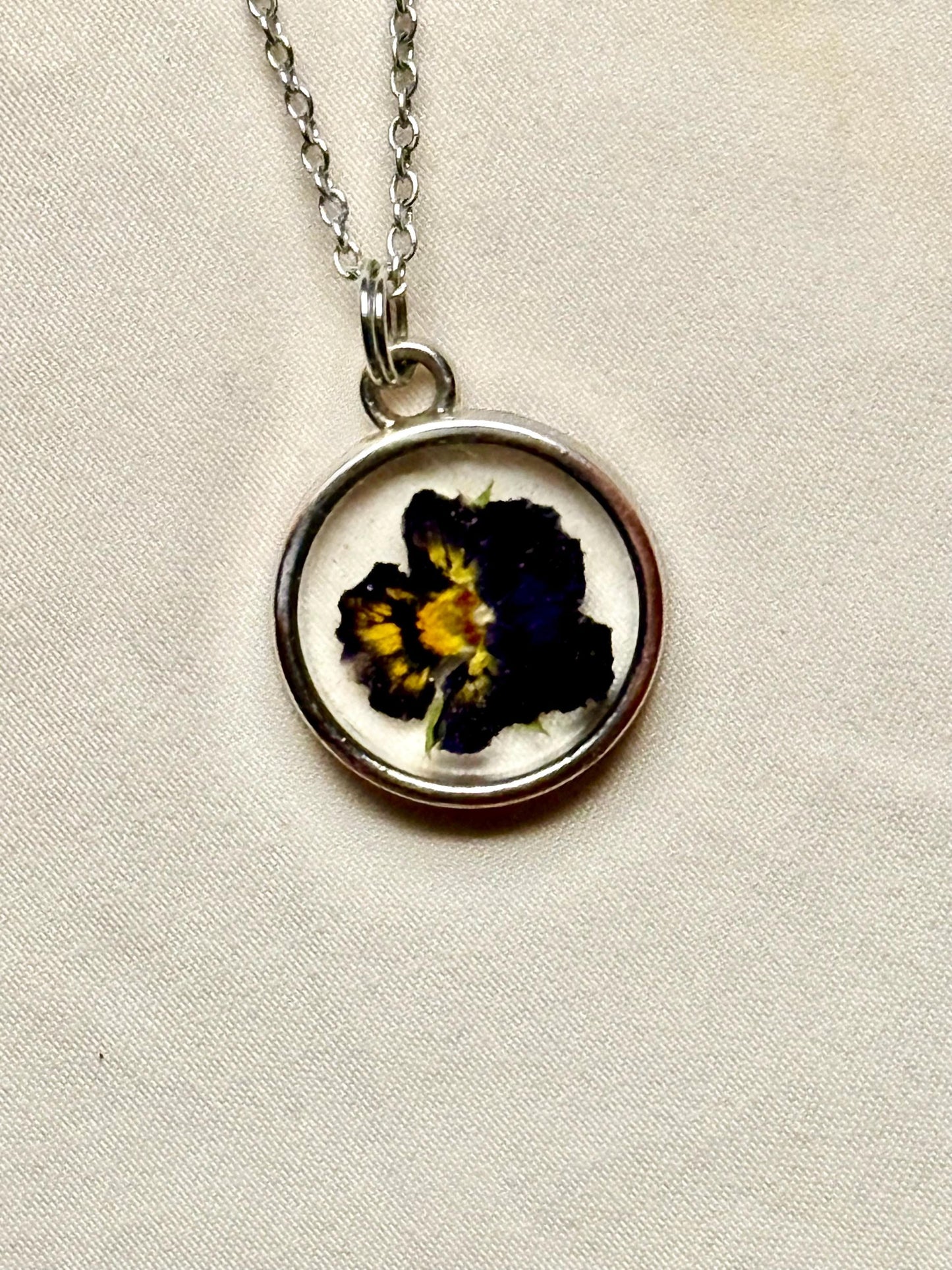 Pressed Flower Resin Pendant – Round Botanical Necklace, Real Pansy in Resin, Nature Jewelry