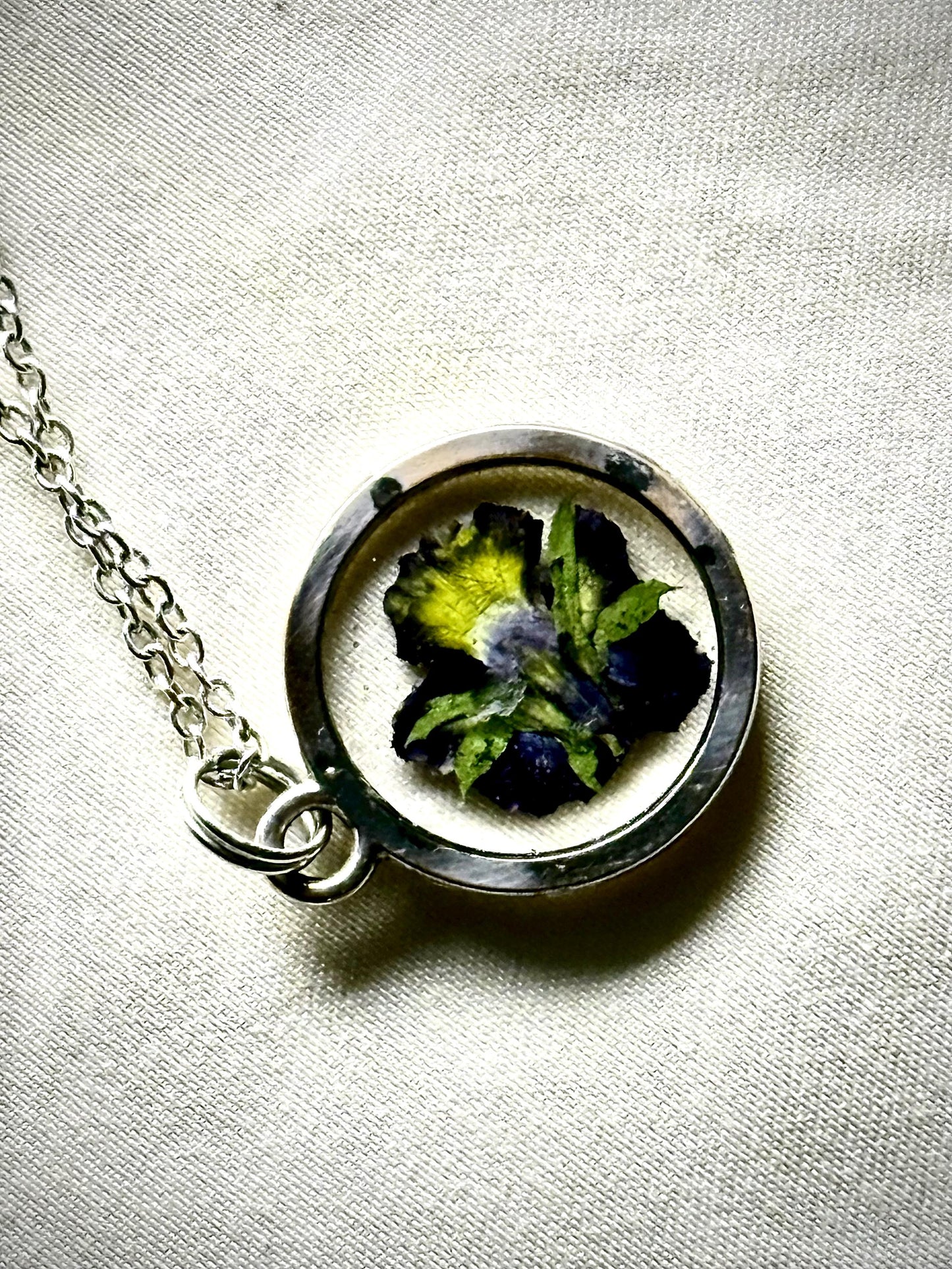 Pressed Flower Resin Pendant – Round Botanical Necklace, Real Pansy in Resin, Nature Jewelry