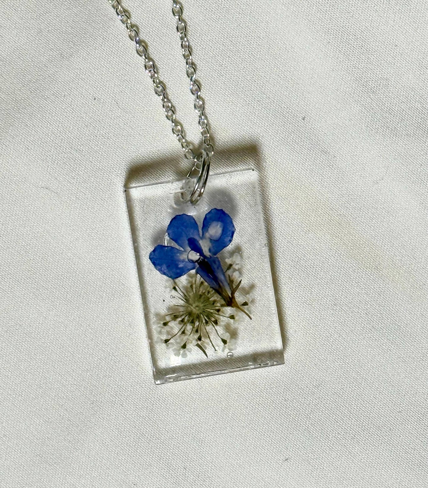 Handmade Resin Pendant Necklace with Real Blue Flowers – Botanical Jewelry, Nature-Inspired Gift, Pressed Flower Necklace