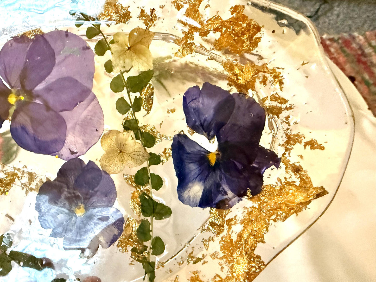 Handcrafted Resin Tray – Violas, Ferns, Hydrangeas & Gold Flake