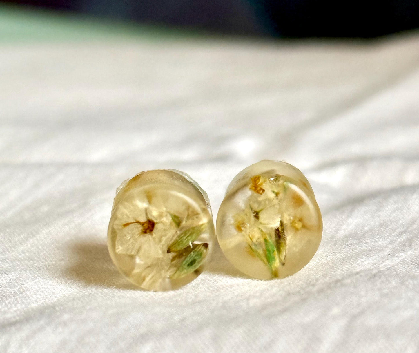 0g Resin Plugs | Real Flower & Moss Ear Gauges | Handmade Botanical Jewelry