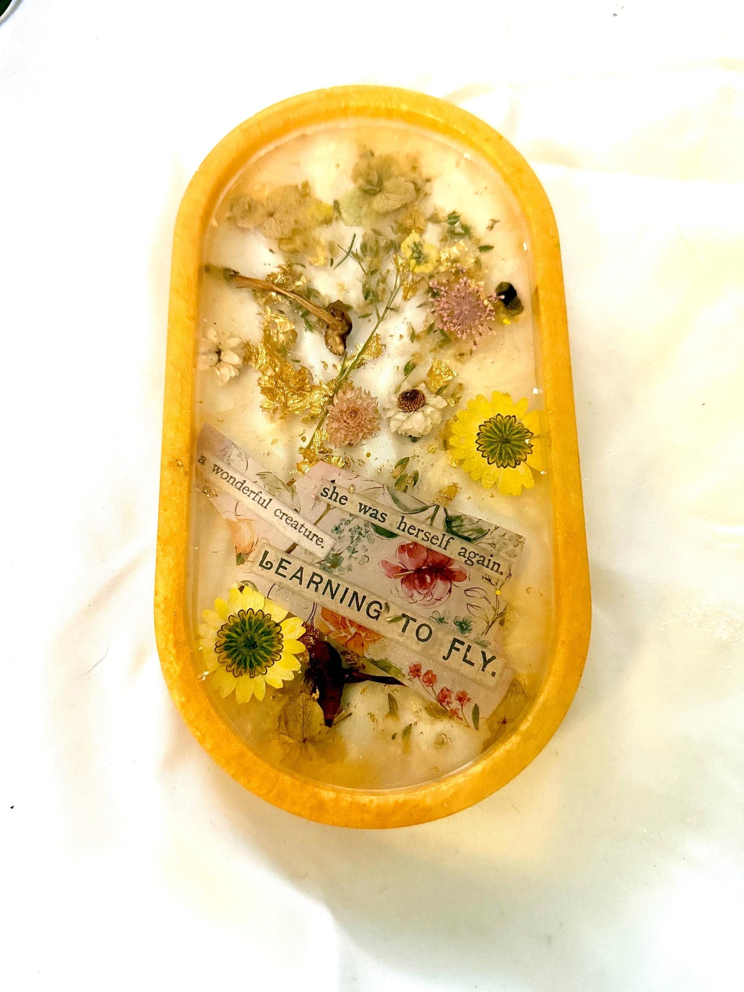 Handcrafted Resin Tray – Mushrooms, Preserved Flowers & Motivational Words with Gold Accents