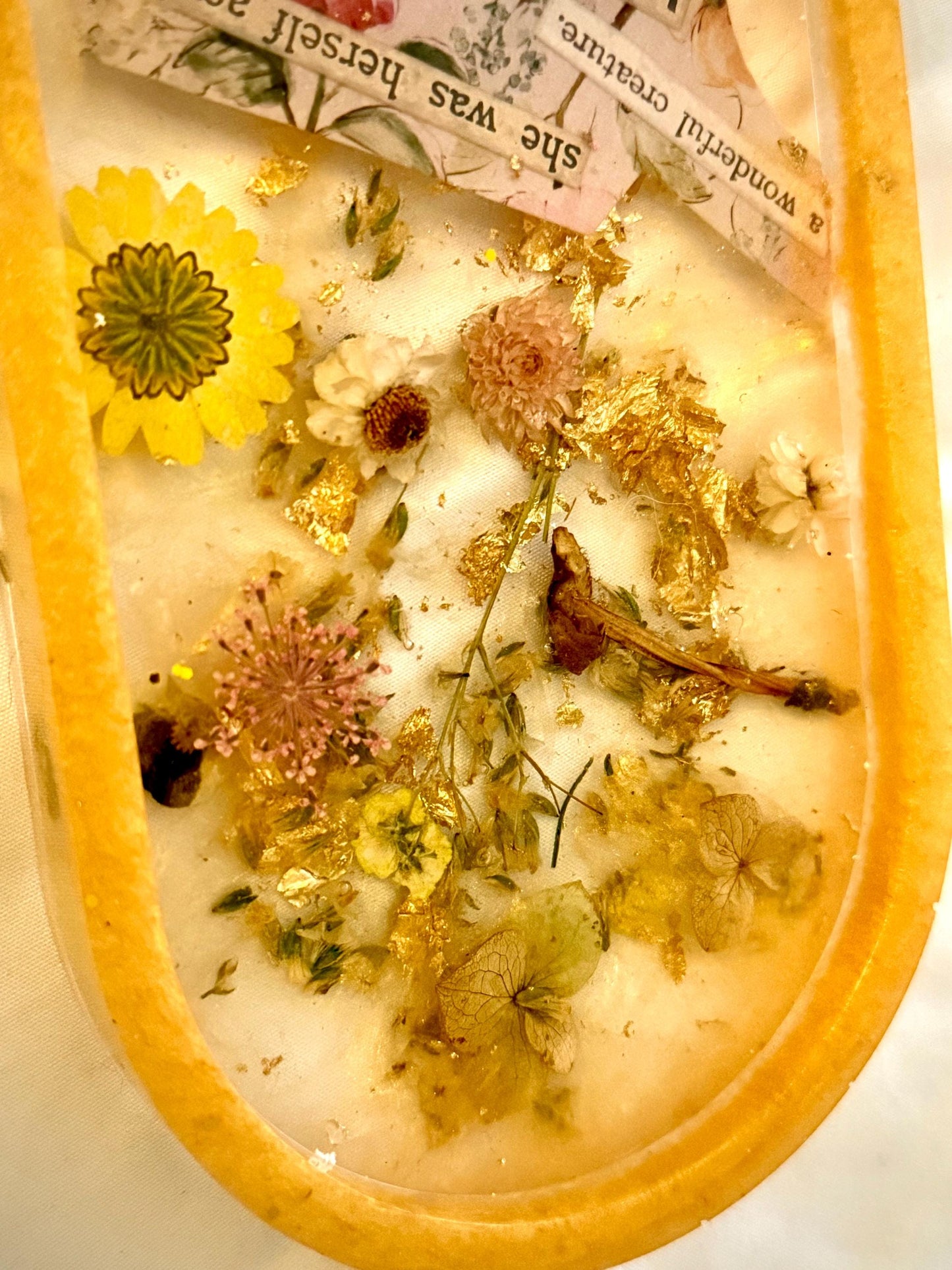 Handcrafted Resin Tray – Mushrooms, Preserved Flowers & Motivational Words with Gold Accents