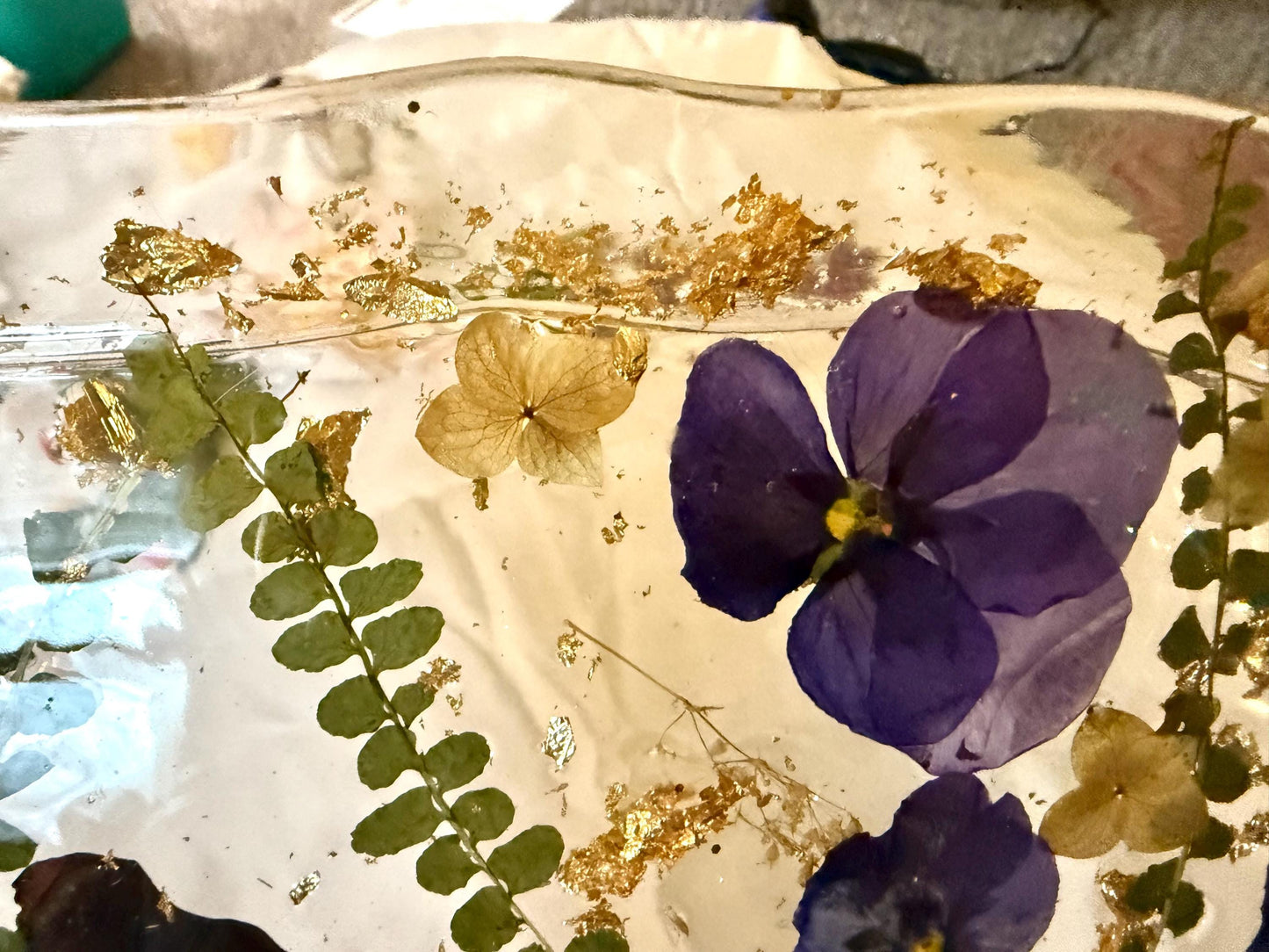 Handcrafted Resin Tray – Violas, Ferns, Hydrangeas & Gold Flake