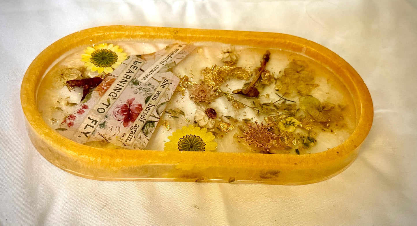 Handcrafted Resin Tray – Mushrooms, Preserved Flowers & Motivational Words with Gold Accents