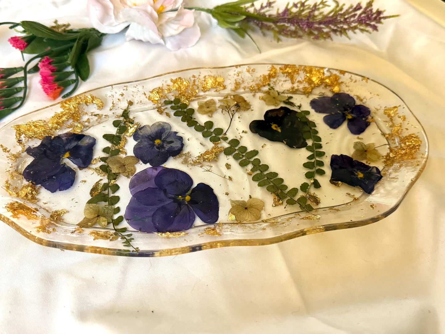 Handcrafted Resin Tray – Violas, Ferns, Hydrangeas & Gold Flake