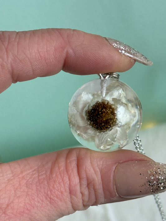 Mini Daisy Resin Pendant Necklace - Handmade Floral Jewelry on Adjustable Silver Chain