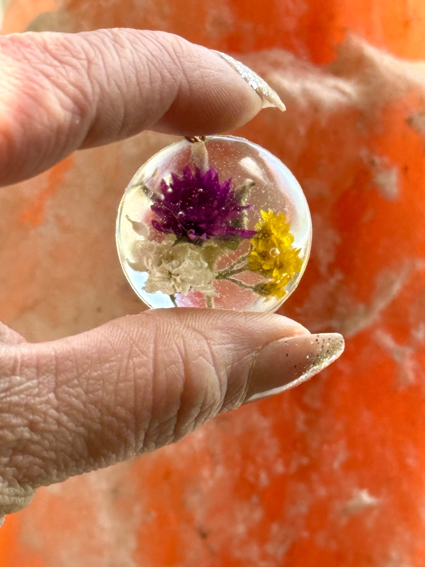 Handmade Resin Pendant Necklace with Yellow Yarrow, White Baby’s Breath & Purple Clover – Adjustable Gold Chain