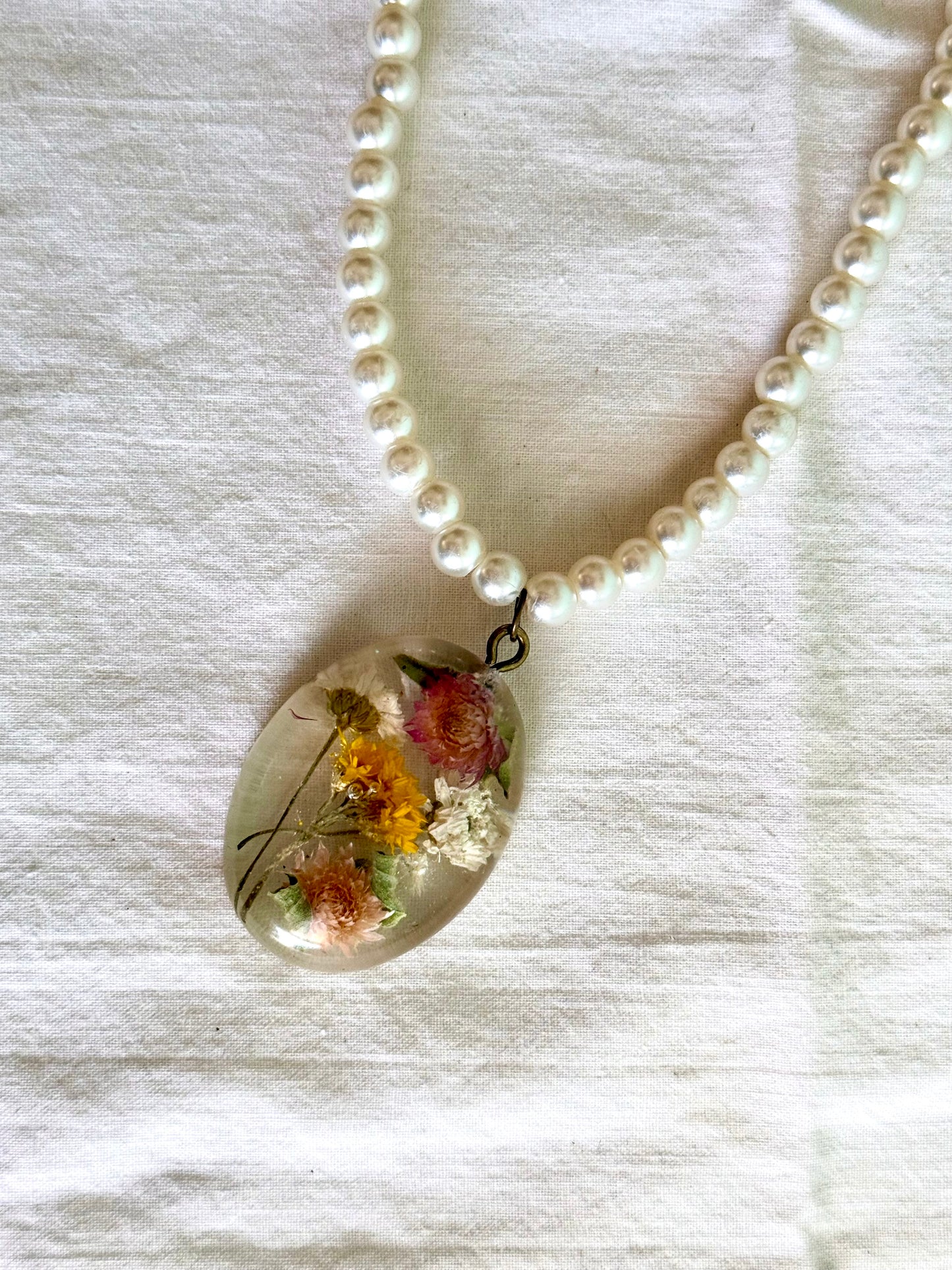 Handmade Resin Flower Pendant Necklace | Real Dried Flower Jewelry | Pearl Beaded Necklace