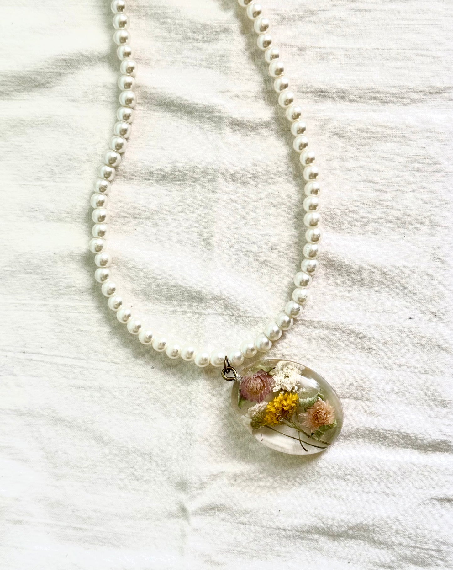 Handmade Resin Flower Pendant Necklace | Real Dried Flower Jewelry | Pearl Beaded Necklace