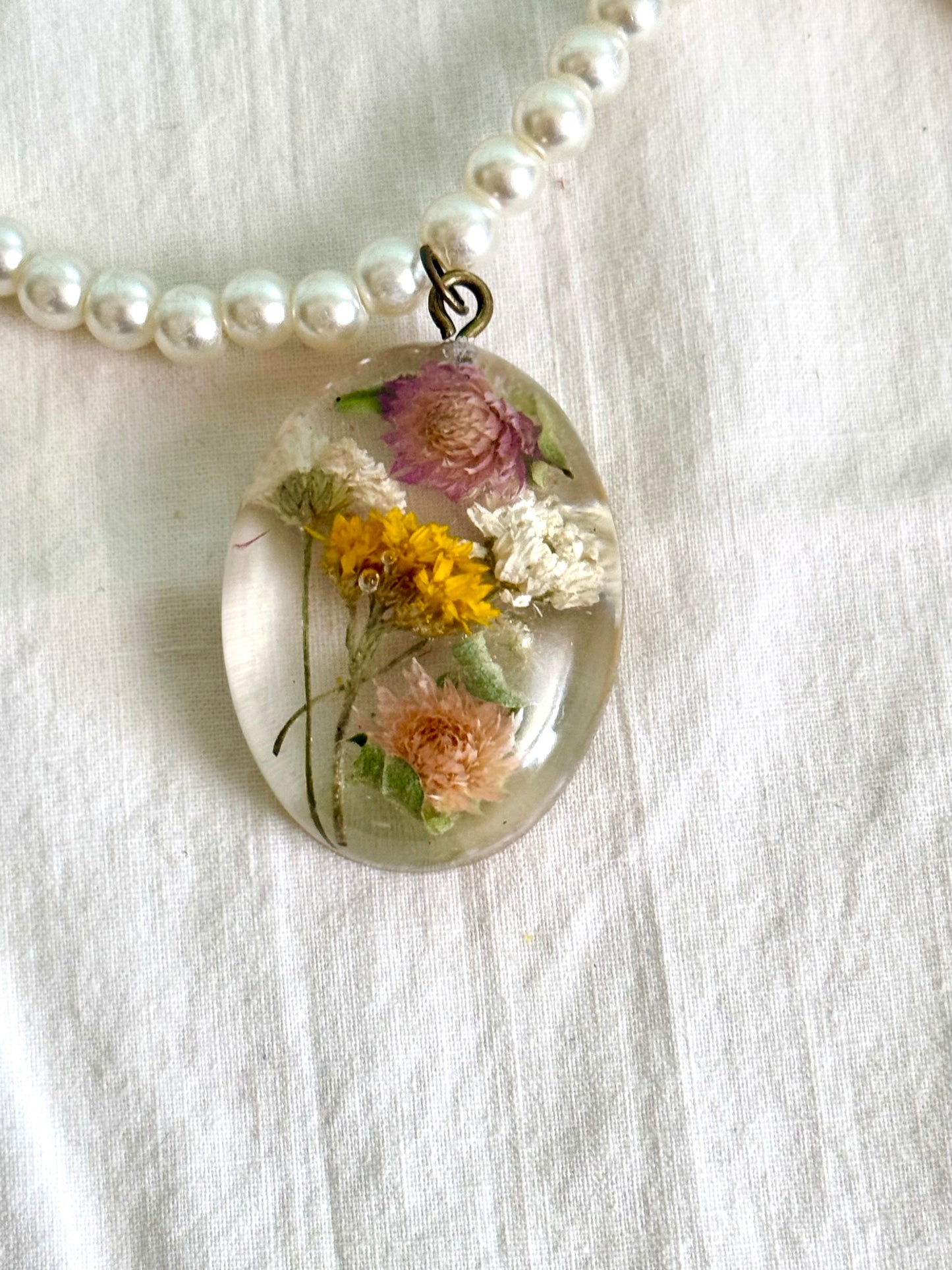 Handmade Resin Flower Pendant Necklace | Real Dried Flower Jewelry | Pearl Beaded Necklace