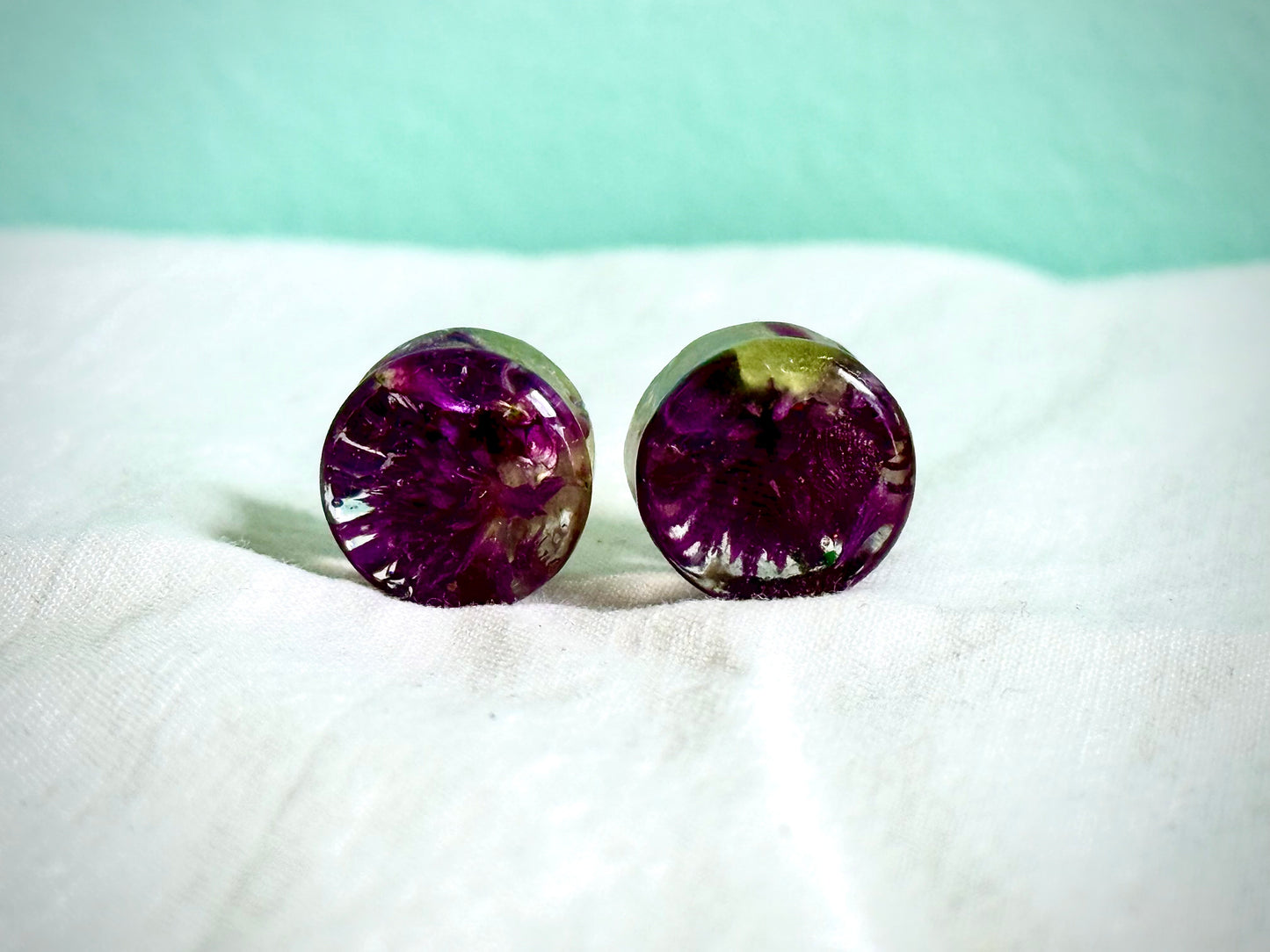 7/16” Handmade Resin Ear Gauges | Real Purple Clover Plugs | Botanical Body Jewelry