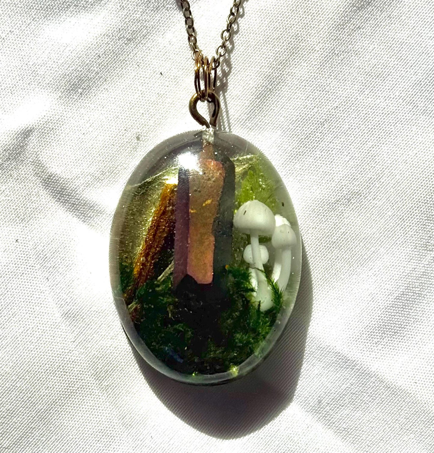 Handmade Resin Pendant with Aura Quartz, Mushroom & Moss – Nature-Inspired Jewelry, Bronze Chain Necklace, Unique Boho Gift