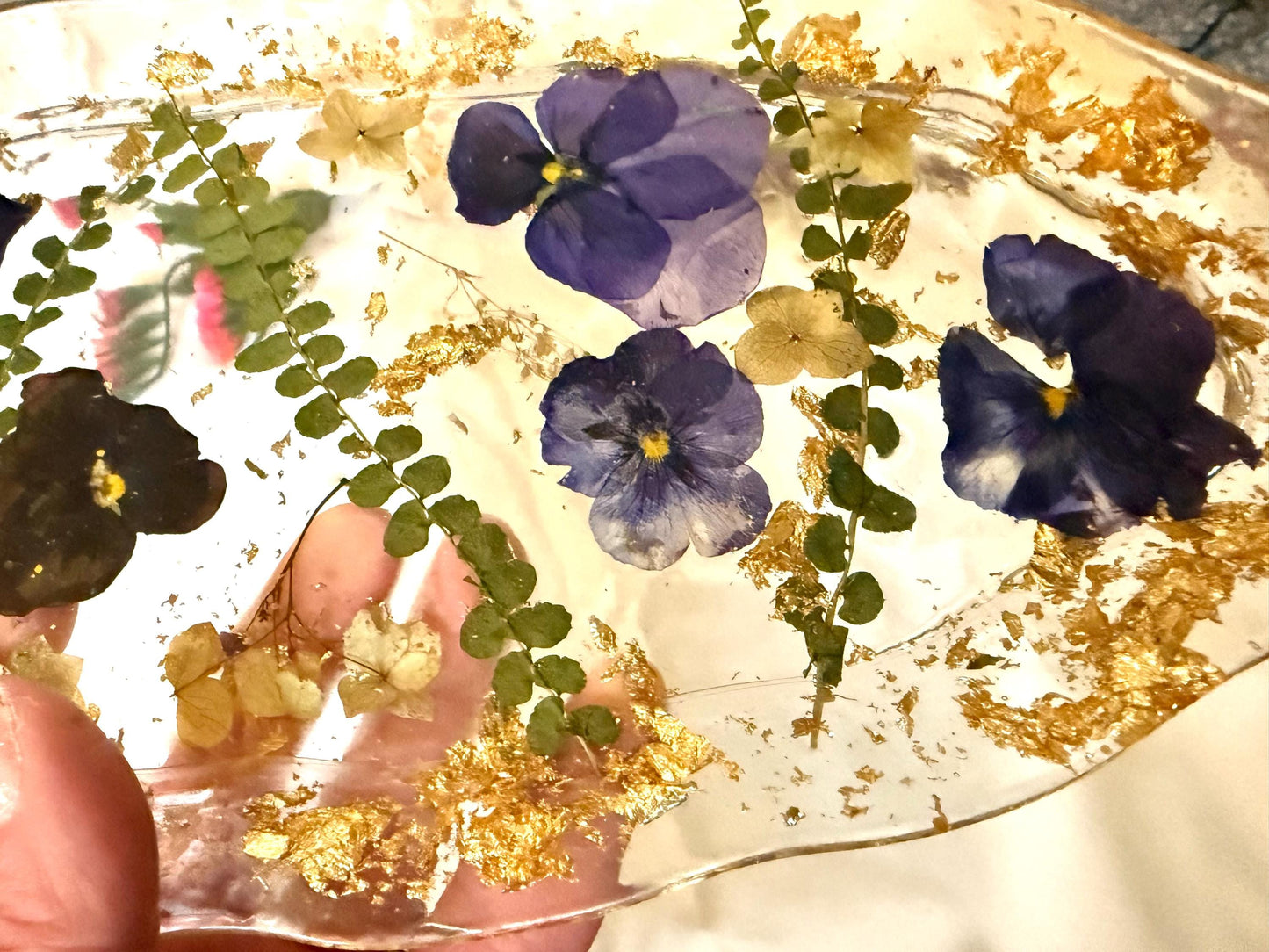 Handcrafted Resin Tray – Violas, Ferns, Hydrangeas & Gold Flake