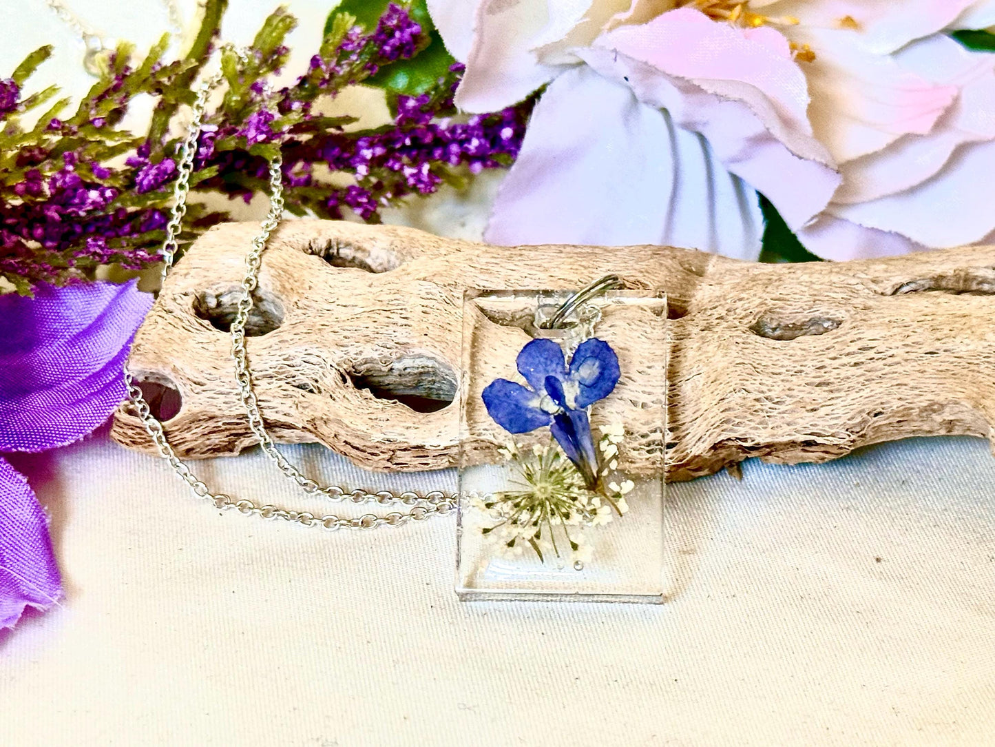 Handmade Resin Pendant Necklace with Real Blue Flowers – Botanical Jewelry, Nature-Inspired Gift, Pressed Flower Necklace