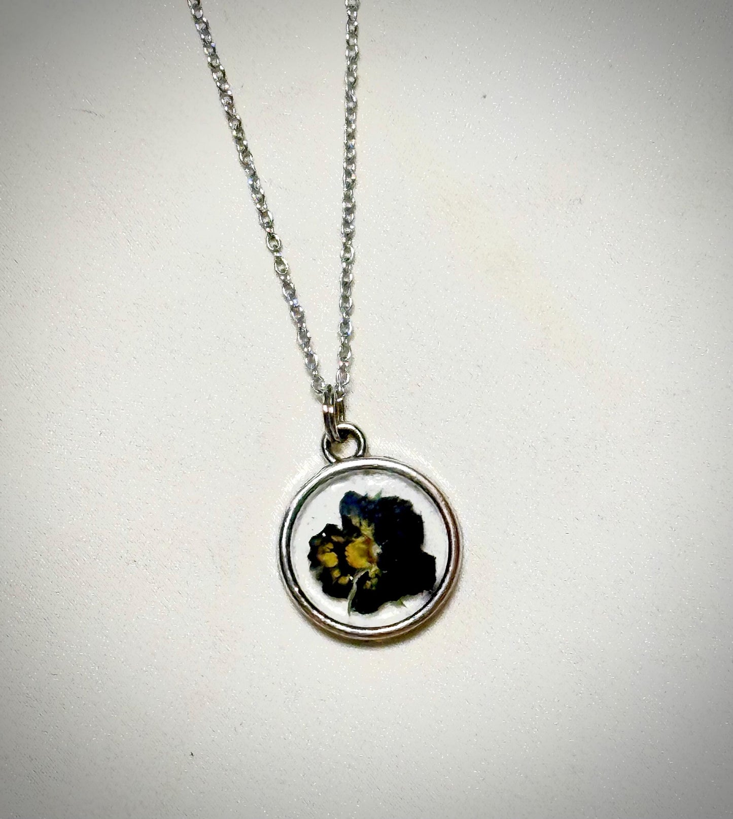 Pressed Flower Resin Pendant – Round Botanical Necklace, Real Pansy in Resin, Nature Jewelry