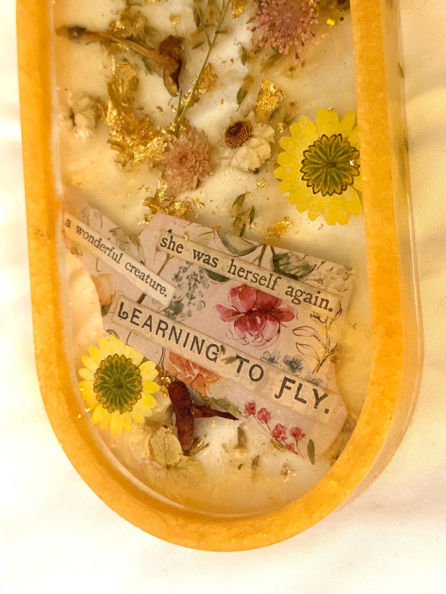 Handcrafted Resin Tray – Mushrooms, Preserved Flowers & Motivational Words with Gold Accents