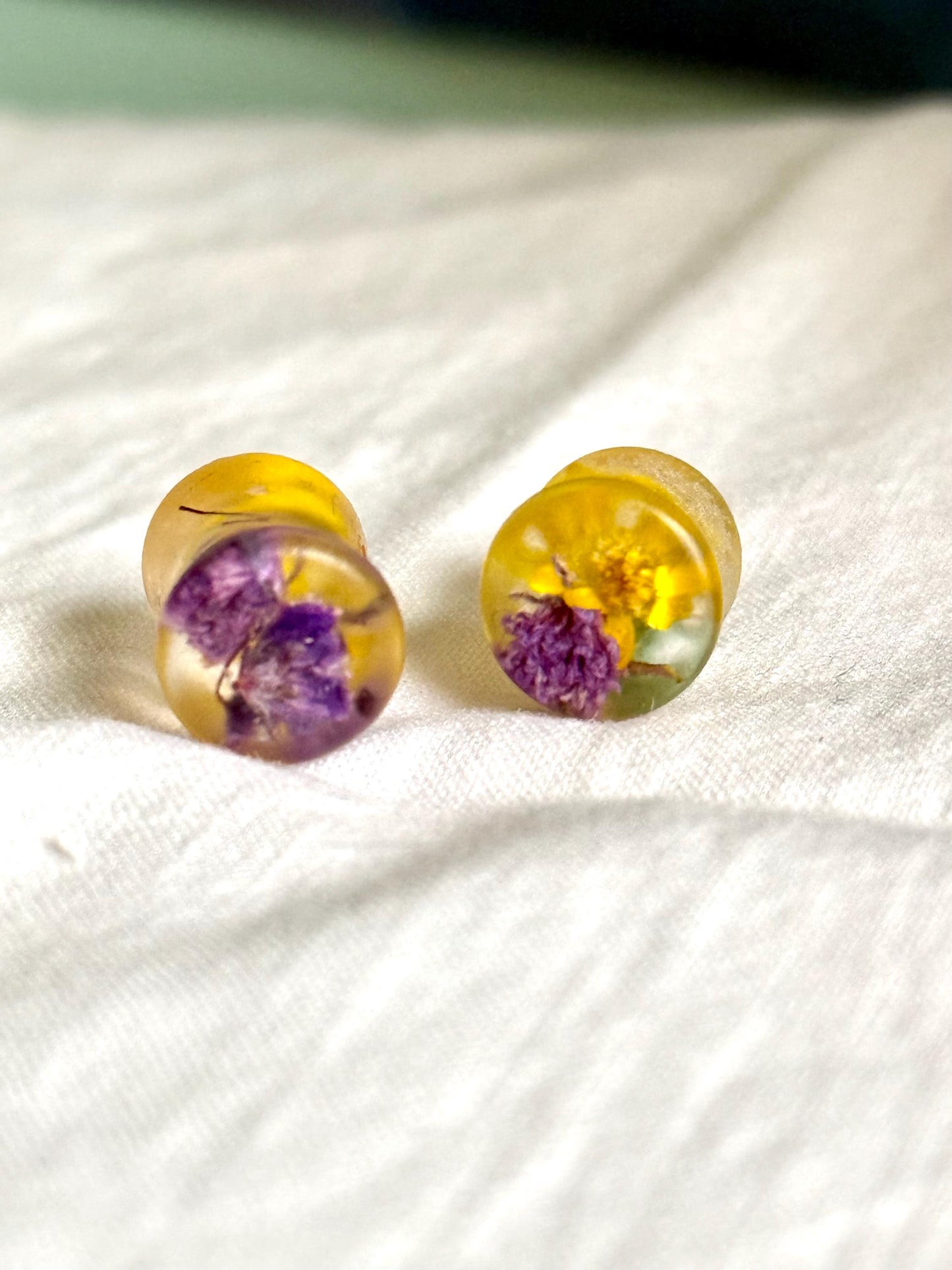 0g Resin Plugs | Real Flower & Moss Ear Gauges | Handmade Botanical Jewelry