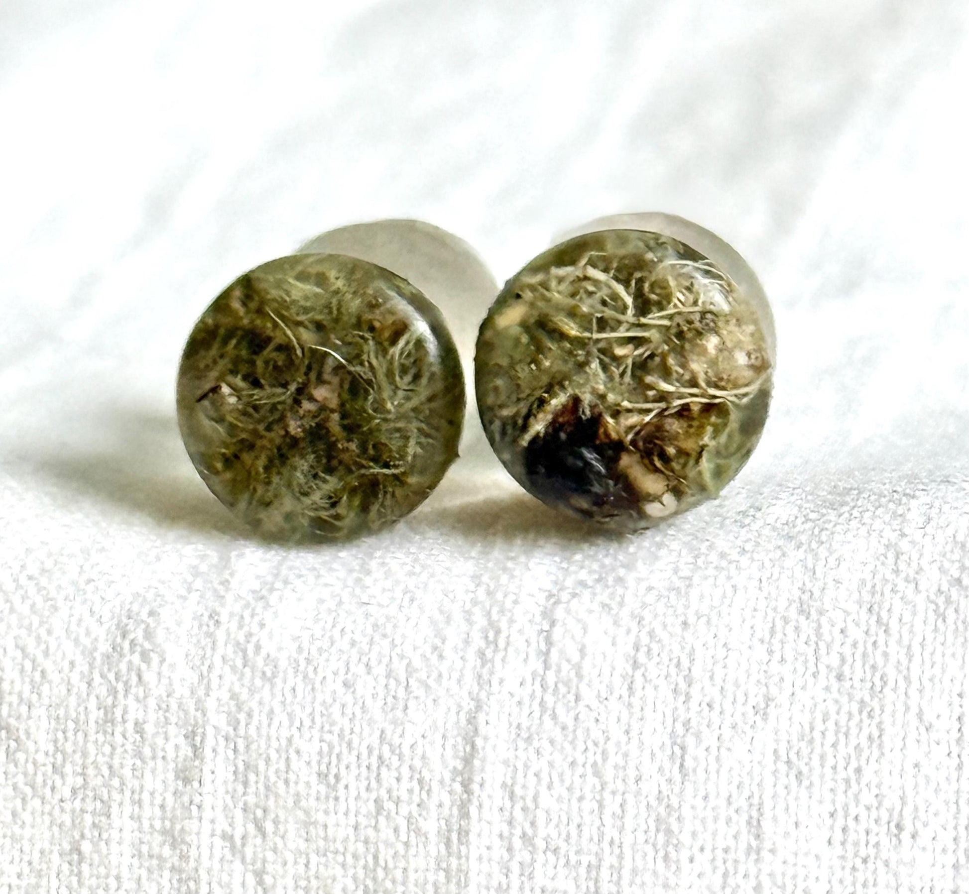 2g Resin Plugs | Real Flower & Moss Ear Gauges | Handmade Botanical Jewelry